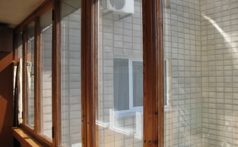 Деревянные окна для балконов
