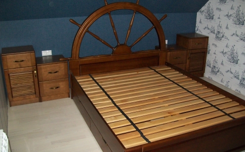 Мебель в спальню (шкаф, кровать, комод, тумба)