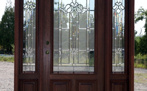 Входные двери со стеклом Кривой Рог (цена -купить)